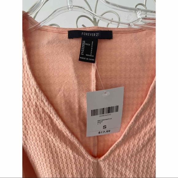 🎉🎉 🎉Host Pick! NWT! Forever 21 Puff Shoulder Houndstooth Knit Bodysuit- Peach - Picture 7 of 12